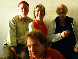 SOFT BOUNDS (Hugh Hopper, Sophia Domancich, Elton Dean, Simon Goubert)